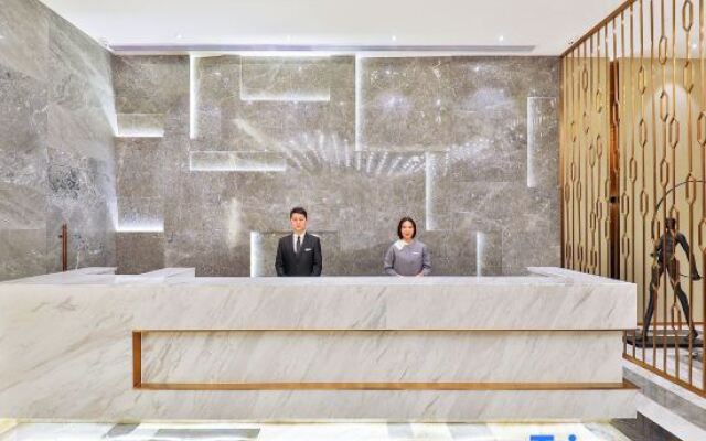 Orange Hotel (Wuhan Optics Valley Square)