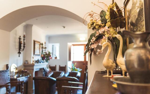 Casa Amarela TH & National Monument