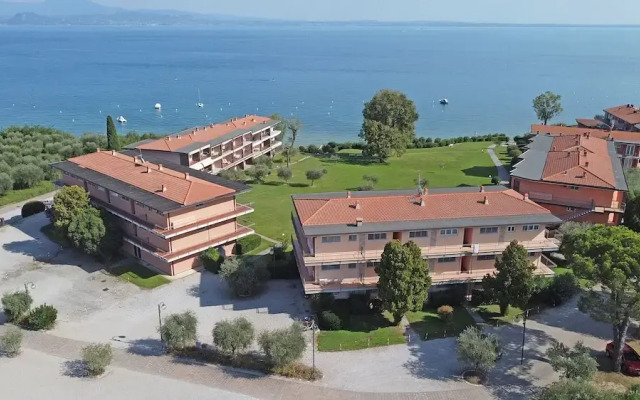 Specchio sul Lago