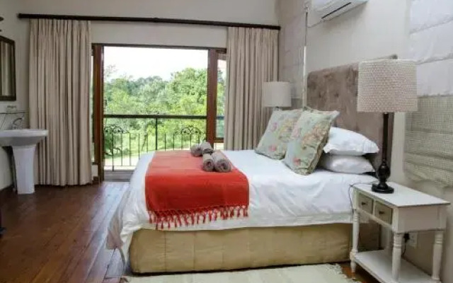 Villa Rostrata-on-Lake