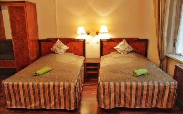 Evergreen Budapest Bed & Breakfast and Guest House
