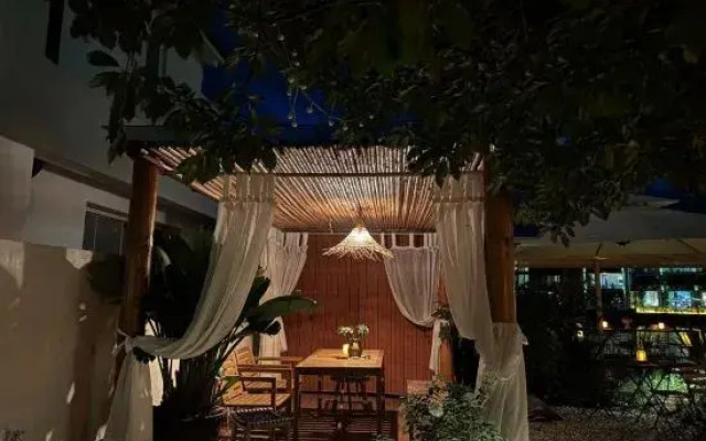 Moon Sea Inn