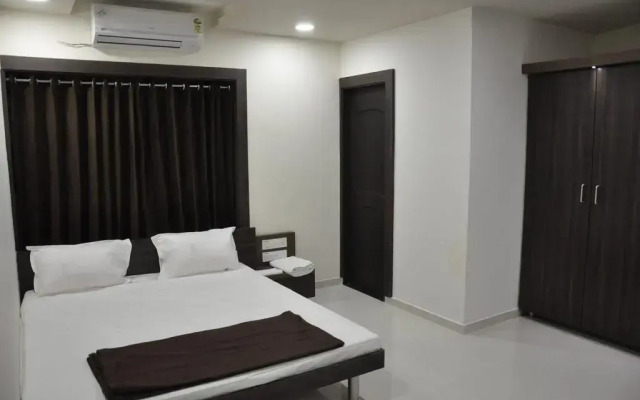 Shivdhara Hotel & Residence