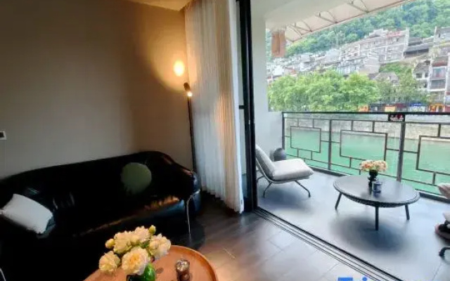 Sansan Minimalist Light Luxury Hepan Sixiang Minsu