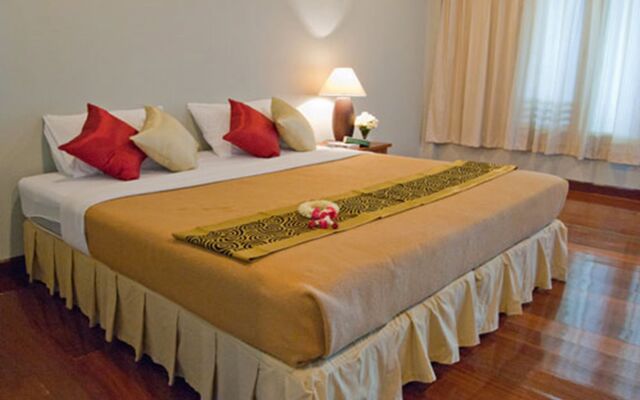 Baan Klang Aow Beach Resort