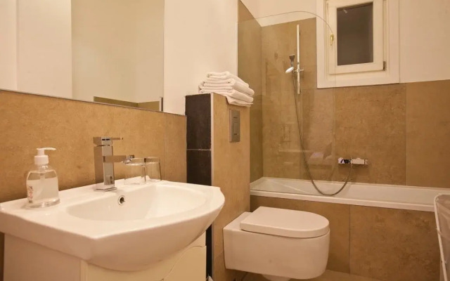 Parliament Penthouse Boutique B&B