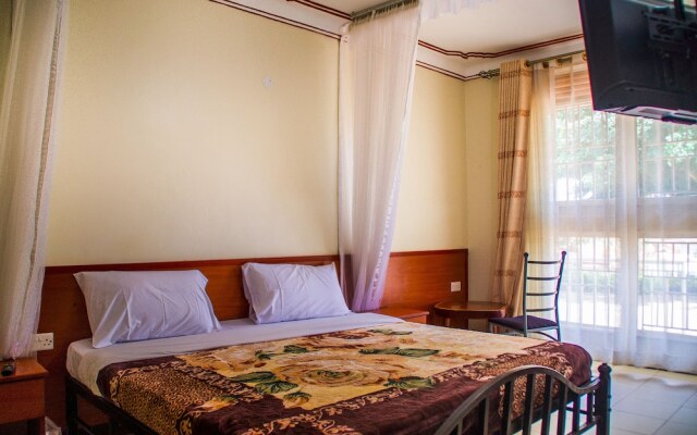 Hotel Alvers Mukono