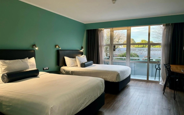 Naumi Auckland Airport Hotel 