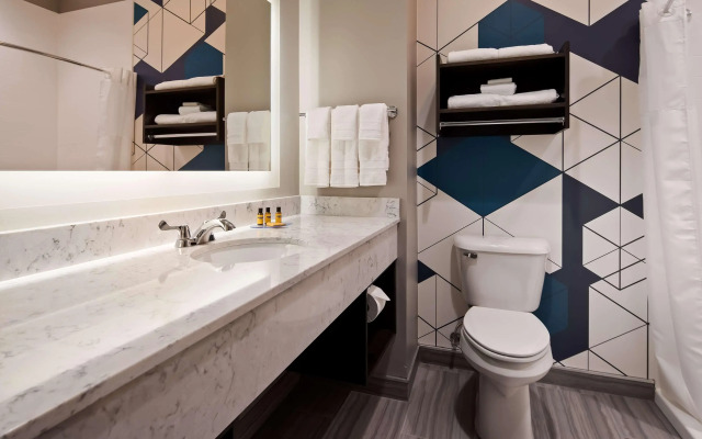 Best Western Plus Parkside Inn & Suites