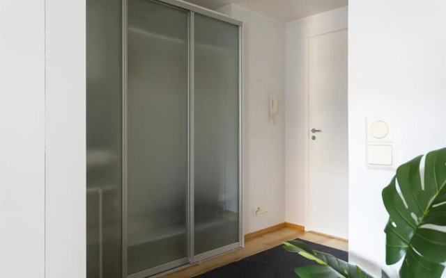 2ndhomes Deluxe Apt w Sauna & Balcony