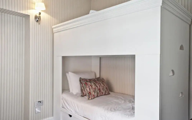 Molly Malone Suite by 5STARSTAY