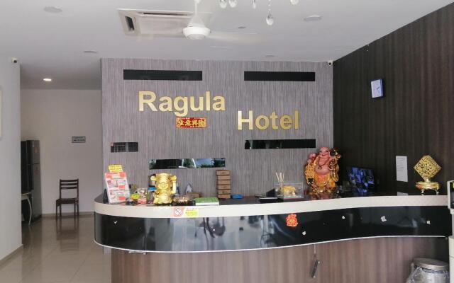 OYO 90028 Ragula Hotel