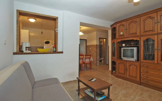 Apartment 1954