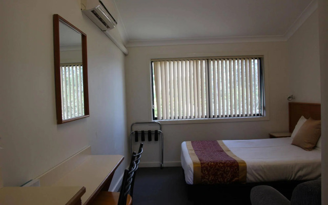 Pioneer Way Motel