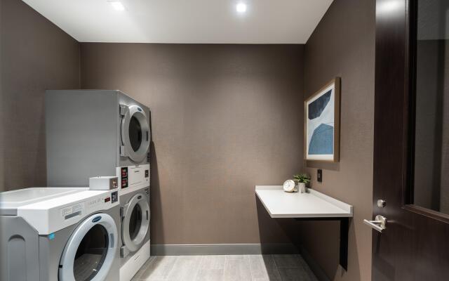 Holiday Inn Boston Logan Airport - Chelsea by IHG