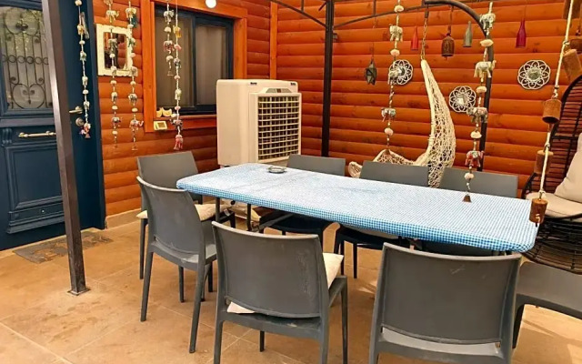 Zimmer Belev HaKikar- Dead sea