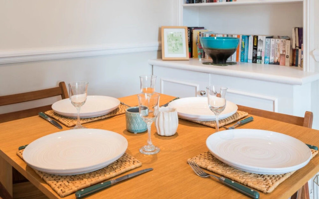 Traditional Richmond Home by Twickenham Green