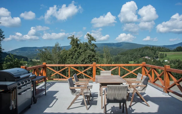 Villa With Pool in Hutisko-solanec