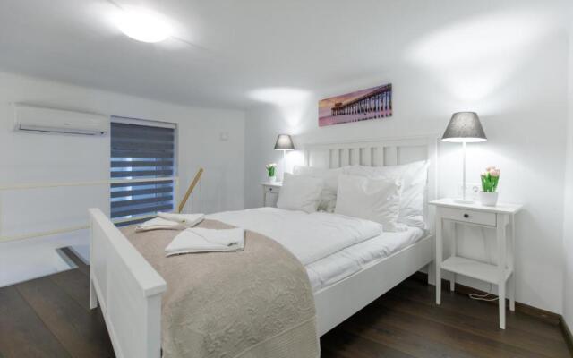 Sleek Minimalist Studio at Inner City