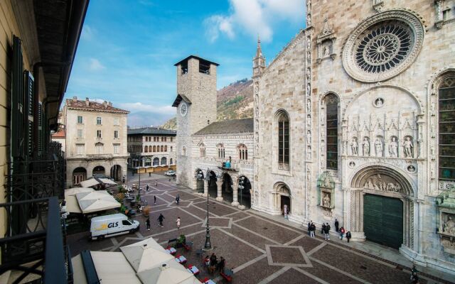 Aurum - Como Luxury Suites