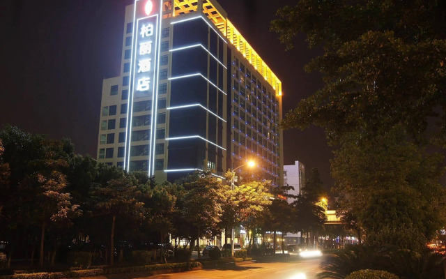 Park Lane Hotel