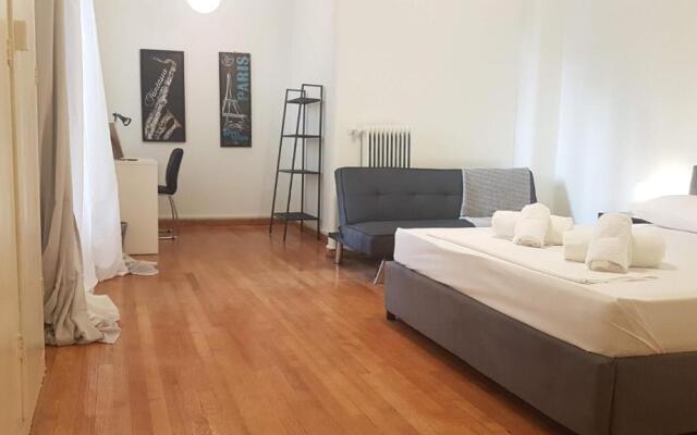 Violet Errathens Apartment - Athens Center, 7 BD, 3 BATH