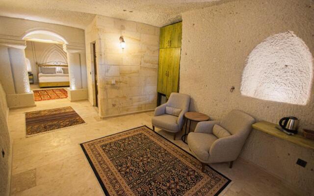 Majestic Cave House