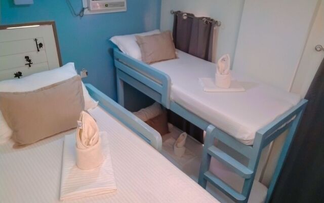 Laule'a Hostel