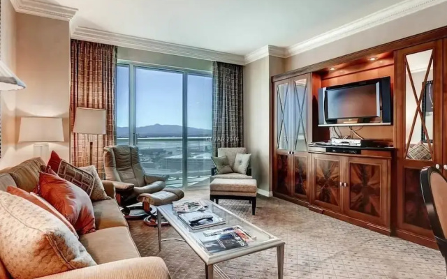 Fallon Luxury Rentals at The Signature