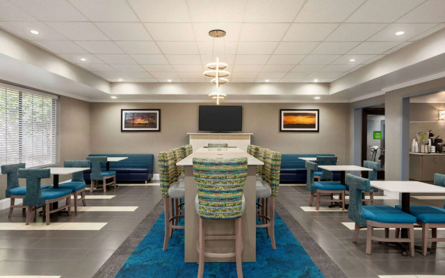 La Quinta Inn & Suites by Wyndham Dublin