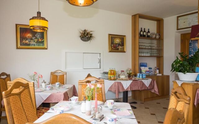 Guesthouse Pension Grafenstein