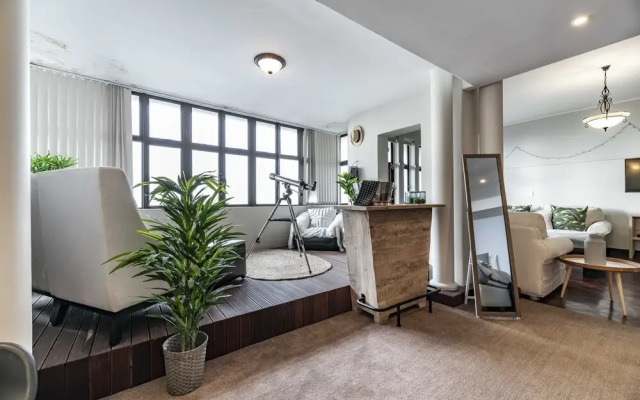 504 Knightsbridge Mansions