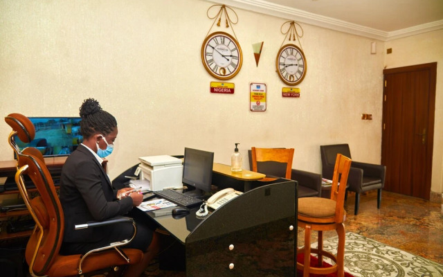 Royalty Economy Lodge