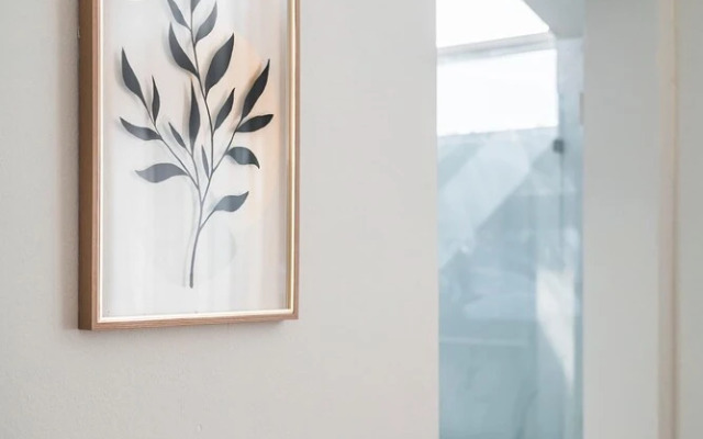 Spacious Retreat Near Iconic LA Sights