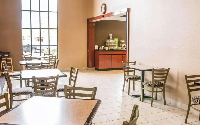 Quality Inn and Suites Airport