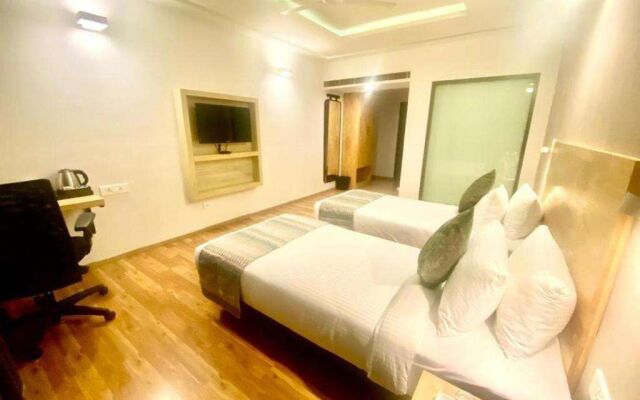 Click Hotel DBR