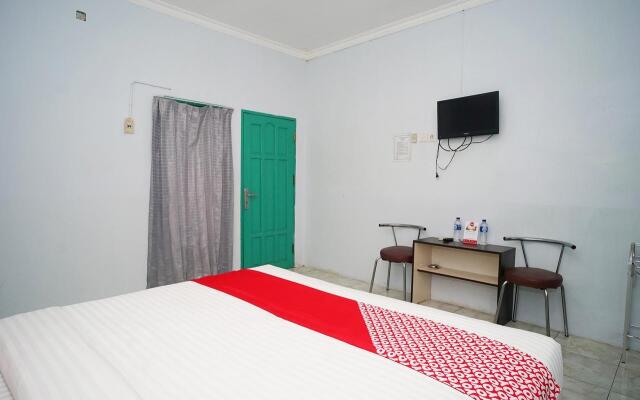 OYO 1745 Guest House Nur Aziziah 2