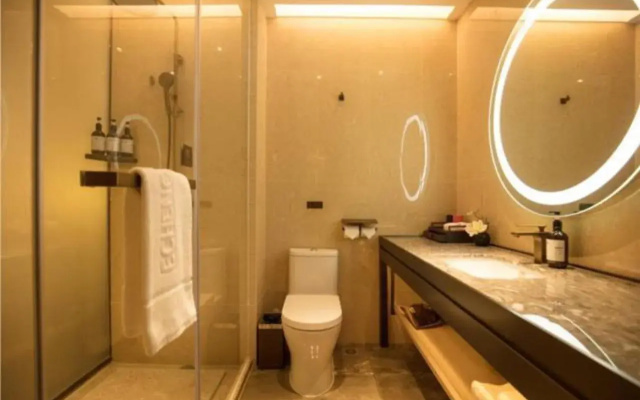 ECHENG Hotel (Zhanjiang Wuchuan Jinsha Plaza)