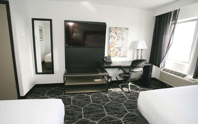 La Quinta Inn & Suites by Wyndham Des Moines West Clive