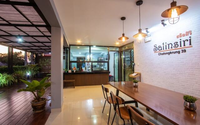 Salinsiri at Lat Krabang