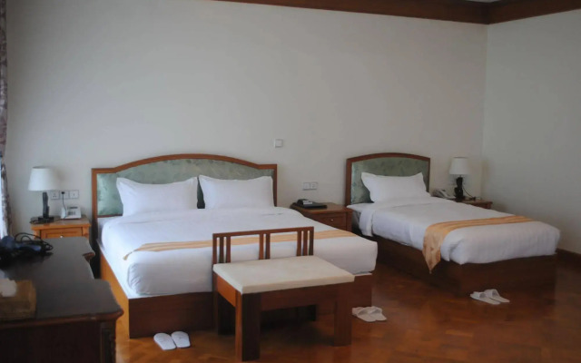 Myitkyina Plam Spring Resort Hotel