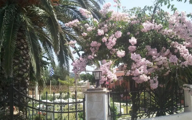 Nikodimos Garden Studios