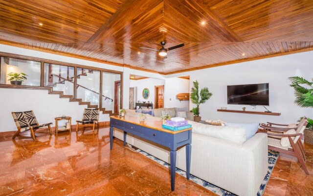 Blue Jewel Oceanfront Private Villa