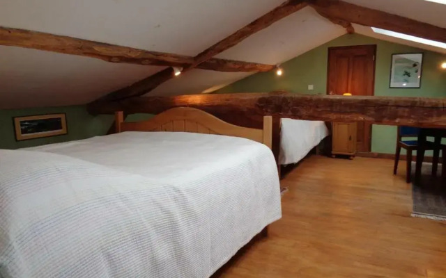Gîte Essertines-en-Donzy, 5 pièces, 10 personnes - FR-1-496-200
