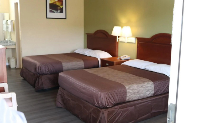 Woodstream Inn