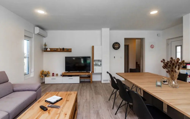 House Villa Ivona
