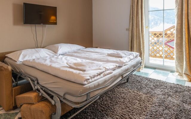 Hotel Rothirsch by Skinetworks