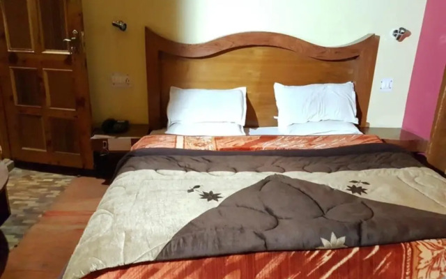 Kunal Hotel & Cottages