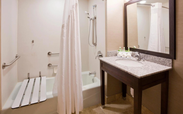 Holiday Inn Express & Suites Willmar by IHG