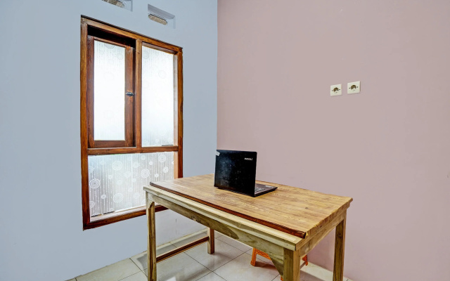 Hotel O Sobat Ijen HomestayNearSungai Prengsengan